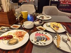 -广州万富希尔顿酒店·感趣自助餐厅·金秋蟹宴生蚝海鲜刺身