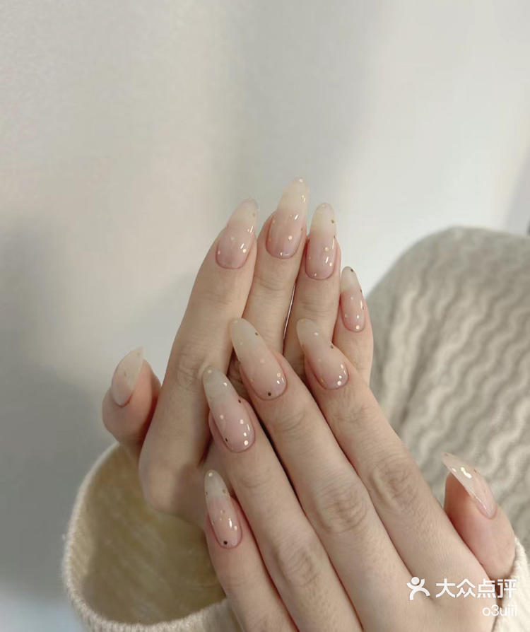 波点元素美甲款式