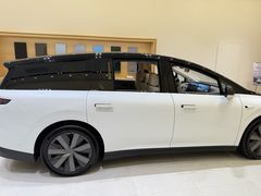 -理想汽车(世纪汇店)