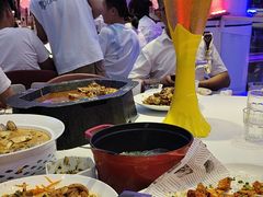 -巴特餐饮6加1音乐餐吧·新疆菜