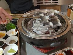 -围炉肉舍•炭烤活鳗•丹东海鲜烤肉(步行街店)