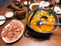 -老滇山寨•云南特色菜•地方菜•民族风情歌舞表演(金碧店)