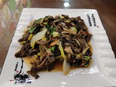 白菜炒黄蘑-连池鱼豆味坊(风景区店)