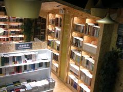-新华里咖啡书吧(新华书店小寨店)