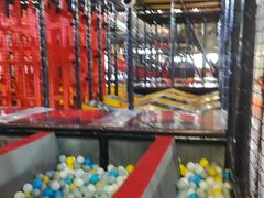 -嗨翻Hi-Fun竞技主题乐园·蹦床团建生日轰趴(荆川 国光1937店)