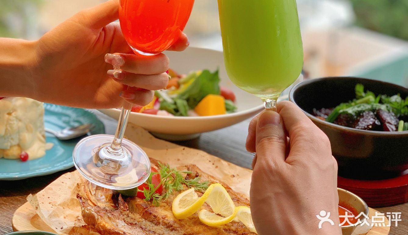 西湖半山腰绝美餐厅🍴太适合约会了 