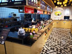 -花馬肆.云南过桥米线(汉神购物广场现场熬汤店)