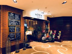 -香格里拉鱼跃地中海西餐厅·牛排披萨