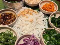 -银米·云南传统过桥米线(双廊黑金冠店)