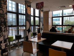 靠窗位-麦当劳(东苑丽宝商业广场店)