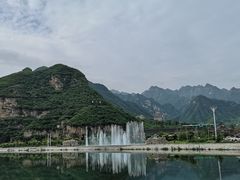 -百里峡七彩艺术小镇