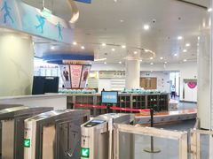 -冰纷万象滑冰场(赣州华润万象城店)