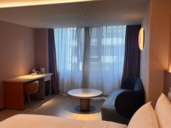 -桔子酒店(上海西藏北路地铁站店)