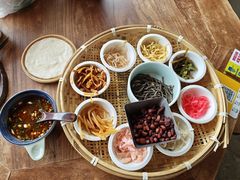 -包整·丝娃娃(一览甲秀楼风景店)