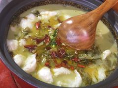 -周鱼小馆石锅酸菜鱼(活力汇店)