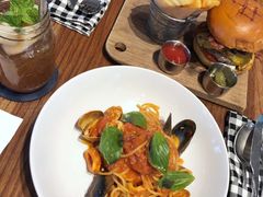 -ROAST coffee & eatery