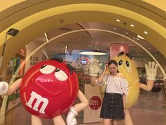 -m豆巧克力世界(上海世茂广场店)