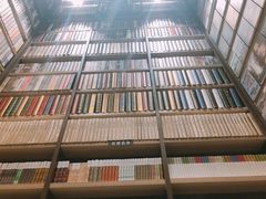 -钟书阁(群光广场店)