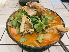 招牌炸酱酸辣米线-肥汁米蘭香港米线(长宁来福士店)