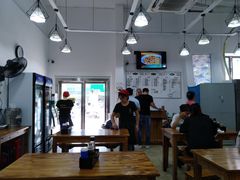 -思博半步颠小酒馆(梦时代店)