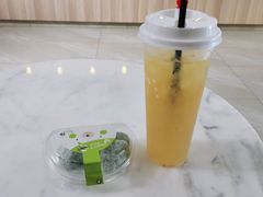 -顶东面包花园·生日蛋糕(世博店)