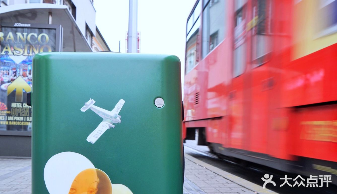 与布拉迪斯拉发老城超搭的复古风旅搭好物