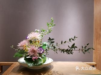花开刹那，芳华流转 展指拈花，妙法自然