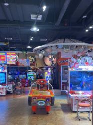 -卡通尼乐园(新达汇三林店)