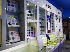 -提一眼镜·蔡司·依视路(小寨店)