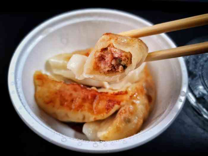 百年锅贴(文三路店)-"[环境]位于西溪数码港楼下 即便不是饭点.