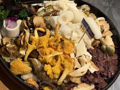-一朵菌·野生菌探索家火锅(南亚店)