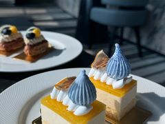 -亚洲国际大酒店·云顶阁旋转自助餐厅