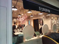 -时尚殿堂明星门店