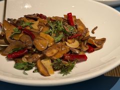 -一坐一忘云南菜(嘉里中心店)