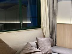 -深圳龙华大浪商业中心亚朵X酒店