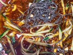 酸辣厥根粉-天添纸包鸡家常菜