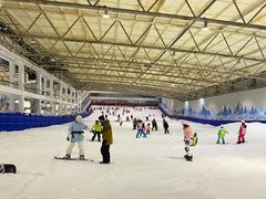 -乔波室内滑雪场