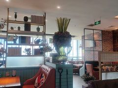 -豪客嘉族·麦尼顿西餐厅(乐福天下店)