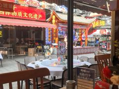 -刘姐啤酒鱼民族演艺餐厅(西街总店)