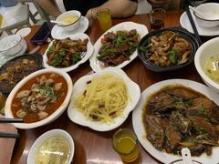 -胡子饮食店