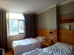 -华艺酒店(文化宫地铁站店)