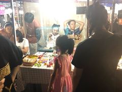 -吴山路夜市