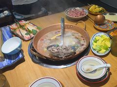 -洱火云南酸菜牛肉火锅(石景山当代商城店)