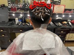 -东方先生国潮男士理发馆
