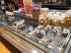 -VENCHI 闻绮(上海佛罗伦萨小镇店)