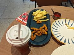 -必胜客(上海华谊新所店)