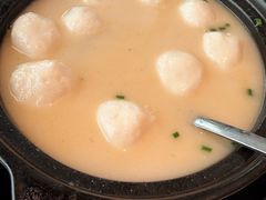 黄陂手打鱼丸汤-莲餐厅·湖北菜·潜江小龙虾店(愚园路店)
