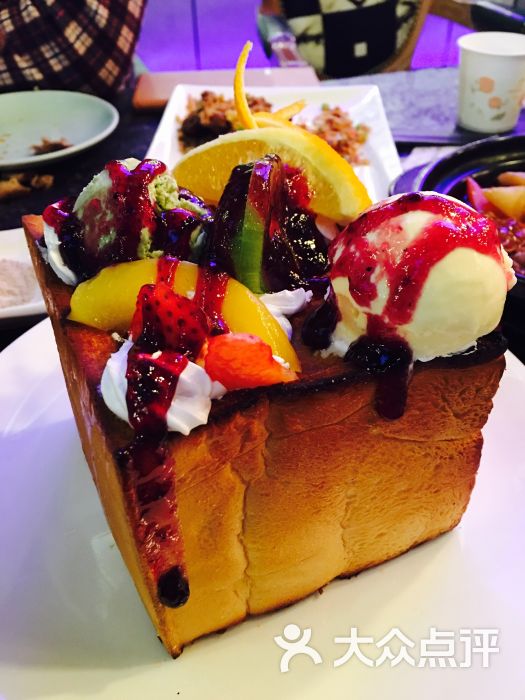 蓝莓水果面包诱惑