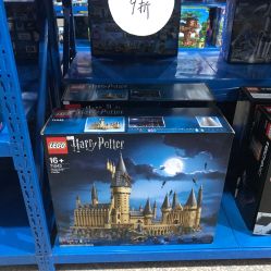 -逝水玩具折扣店