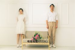 俏皮可爱-巴黎婚纱摄影工作室